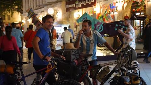 瘋狂球迷看世足 騎腳踏車遠征5500公里抵達卡達