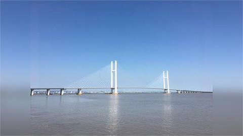 閒置12年！中朝「新鴨綠江大橋」傳將開通　目擊人員、車輛經過