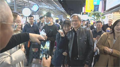 輝達超越微軟成市值第一！黃仁勳竟賣股動作不斷