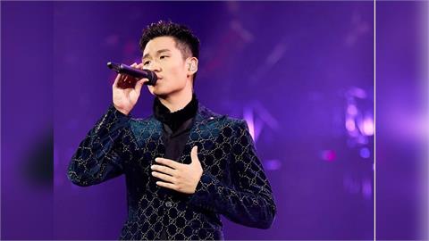 快新聞/周興哲被問兵役「尷尬結巴」!經紀公司發聲:現階段無須入伍