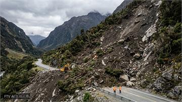 中國甘肅驚傳山崩意外 16人受困生死未卜全力搜救中