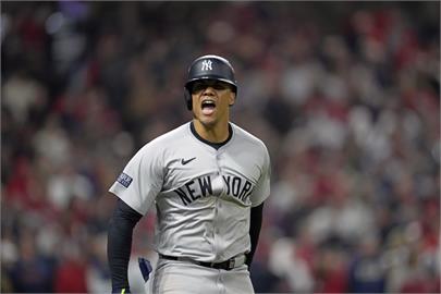 MLB(影)／氣到燒球衣洩憤！洋基球迷痛批索托「世紀叛徒」