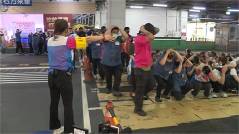 城鎮韌性防空演習中部率先登場　人車管制、賣場模擬疏散避難