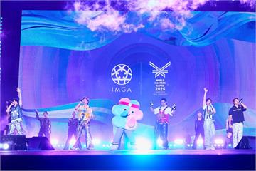 Energy唱世壯運閉幕〈馬上來〉　再揪吉祥物跳「16蹲」