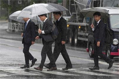 日本南酷暑、北暴雨　本州北部淹水頻傳