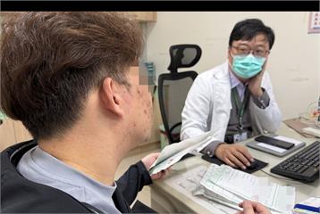 男鬧牙痛失眠三天竟出大事   「滿臉冒水泡」險失明失聰