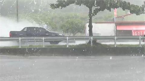 快新聞／一早就下雨！3縣市豪大雨特報　「這些地區」慎防雷擊、強陣風