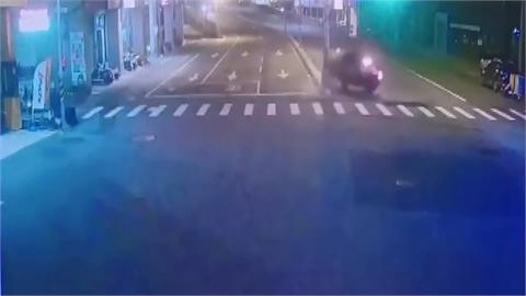 彰化女駕駛精神不濟自撞翻車　苗栗汽車駕駛追撞貨車釀連環撞