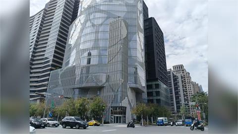 快新聞／台中七期知名商辦驚傳墜樓！1女26樓墜落當場死亡