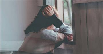 逼學煮飯還狂笑她身材！高燒快39度「男友爸冷回6字」　妹子心寒放生