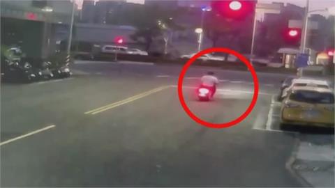 跟天借膽！無照男撞飛員警　熱心民眾騎車沿路追嫌犯