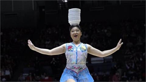 中國「踢碗大媽」驚人薪水曝光！網挖神祕合約「四大條件」非4星↑飯店不住