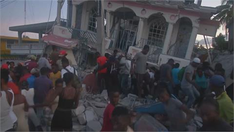 海地7.2地震逾300死1800傷　全國進入緊急狀態1個月