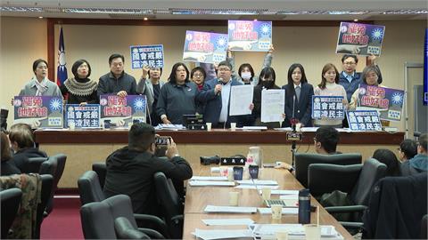 藍營突襲確認「選罷法」議事錄　柯建銘批傅崐萁：把立法院當成股市耍詐