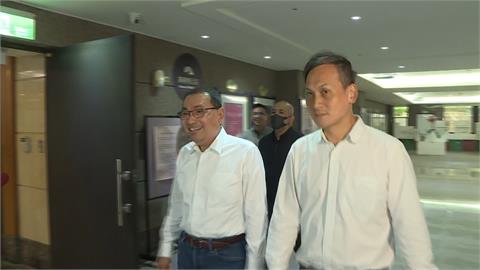 侯友宜陪投票！　葉元之略顯疲態：昨天忙到很晚沒想那麼多
