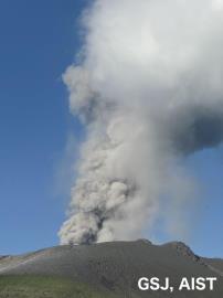 新燃岳火山連續噴發逾一週　火山灰影響當地1／3航班