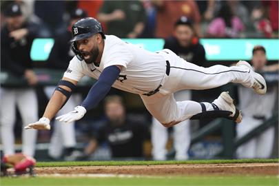 MLB(影)/大聯盟出現「少棒全壘打」?老虎敲安、紅襪外野一人煮粥狂丟3分