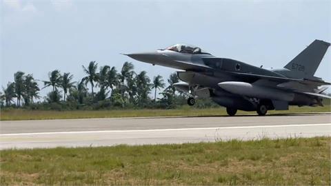 F-16V來了! 首批交機2架 中午飛抵台東志航機地