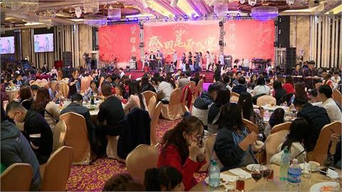 這公司尾牙不輸科技業！霸氣「普發筆電」每人1台　員工去年才拿iPad