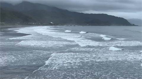 凱米颱風進逼「宜蘭首當其衝」　民眾扛沙包回家防災