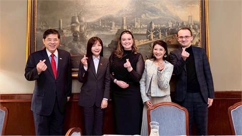 快新聞/國會外交!綠委林楚茵、吳沛憶出訪捷克 談經貿、抗中議題