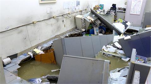 北市民權東路民宅地基掏空現大洞　疑隔壁建案連續壁工程釀禍