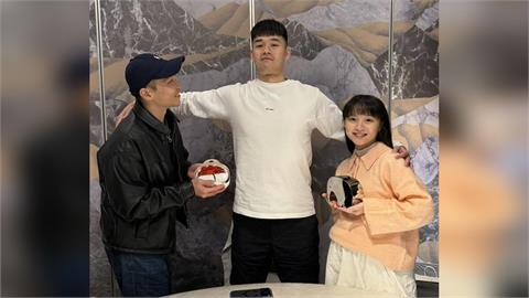 羽球／王齊麟「30+1」生日快樂！老搭檔部長李洋「合體」慶生笑言：我會繼續督促你