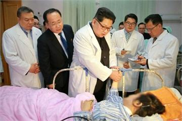 北朝鮮車禍中客32死 金正恩赴醫院探視患者