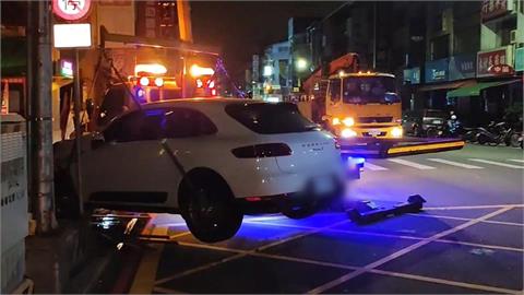 轎車自撞變電箱害停電　疑代駕「這原因」闖禍