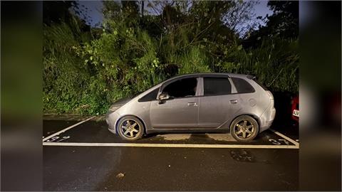 三峽驚見「破窗賊」! 慣竊砸車窗行竊受傷「車內血跡斑斑」