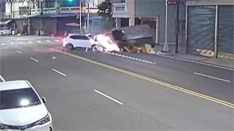 雲林斗南3車相撞！ 小貨車＂車頭解體＂2死2傷