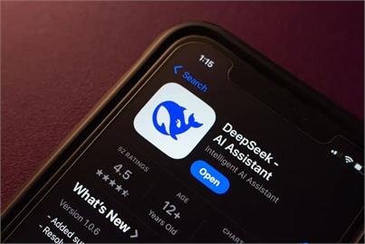 DeepSeek懶人包｜MLA架構強在哪？什麼是知識蒸餾？6大QA解密DeepSeek效應