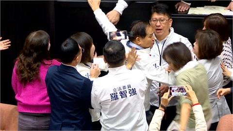 曹興誠回應羅大佑表態！大酸國民黨「找不到人連署」：就說民間惡「罷」