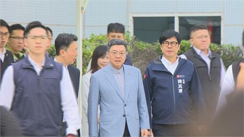 喜迎2025！　高雄市府首長換新衣　陳其邁許願建新機場