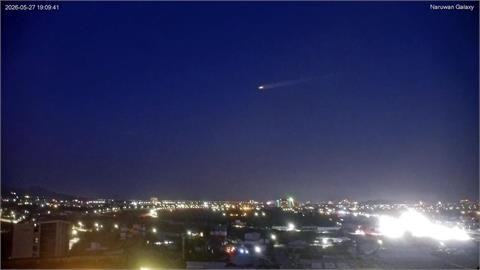 台東多地拍到「疑似火流星」　專家：速度太慢恐只是太空垃圾
