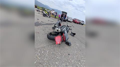 快新聞／新北貢寮死亡車禍！台2線休旅車撞重機　騎士傷重不治