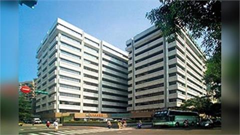 最新／北市長庚醫院晚間失火！消防急派人車赴敦化北路搶救