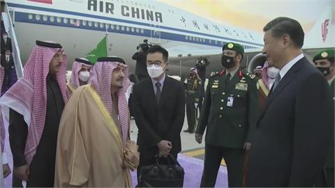 習近平出訪沙烏地阿拉伯　國王沙爾曼親自到機場迎接