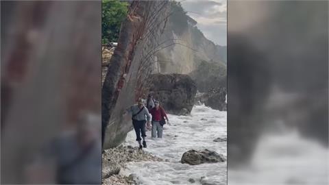 柴山阿朗壹古道擋土牆傾斜30度　登山客通行「拔腿快跑」