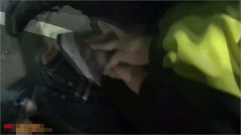 走路碰撞爆口角! 新北醉男持刀猛刺路人濺血