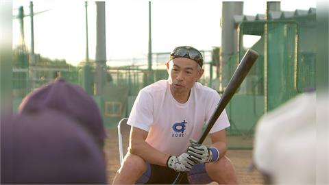 棒球(影)／嚴格的自律！52歲鈴木一朗腿拉傷無法示範　「對自己失望」向高中生道歉