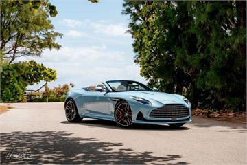 Aston Martin 推出全球唯一 Palm Beach 特仕版 DB12 Volante