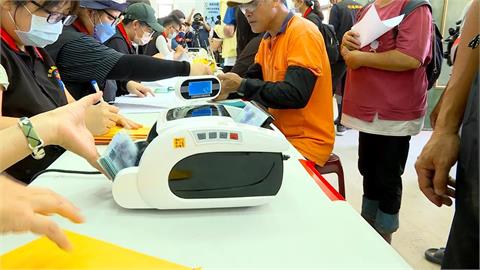 光復鄉慰問金發放首日　查不到資料、烏龍公告亂象一籮筐