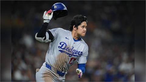 MLB(影)/脫帽跑壘大圈粉!「飄髮哥」大谷敲安衝壘 網戀愛:他怎樣都帥