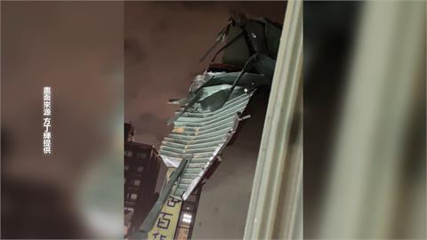 颱風夜巨響不斷　台北大安多起鐵皮屋頂亂飛　滿地殘骸清理家園