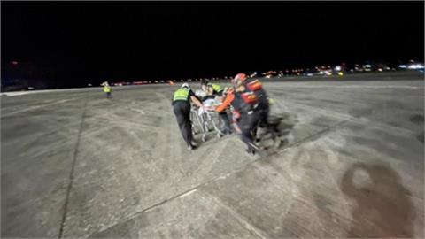 麗星郵輪男旅客浴室跌倒昏迷　黑鷹暗夜吊掛擔架救援送醫