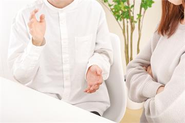 大學講師四處不倫女學生還生子　小三對元配懺悔他拒驗DNA一樣慘