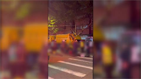 資源回收車駕駛突昏厥 "腳踩油門"撞垃圾車釀1死6傷