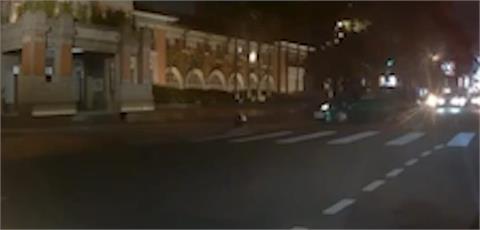 快新聞／扯！新竹男衝撞「竹市府廣場前大石球」肇逃　目擊民眾：聲音大到以為槍聲