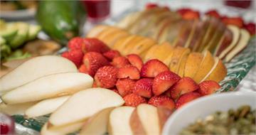 飯後吃水果有助消化？營養師破迷思「直接轉成脂肪」　3原則安心吃